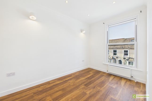 Flat 1, 15A Lesbourne Road, Reigate photo 3