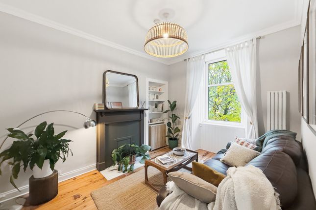 4 (1F2) Canonmills, Edinburgh photo 2