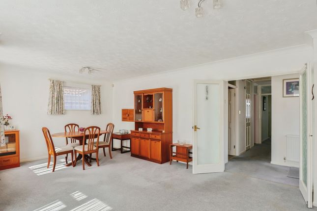 53, Halstock Crescent, Dorset photo 2