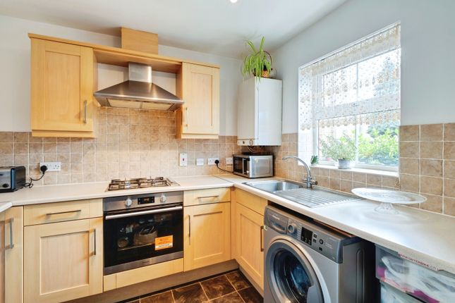 4, Barham Close, Bournemouth photo 2