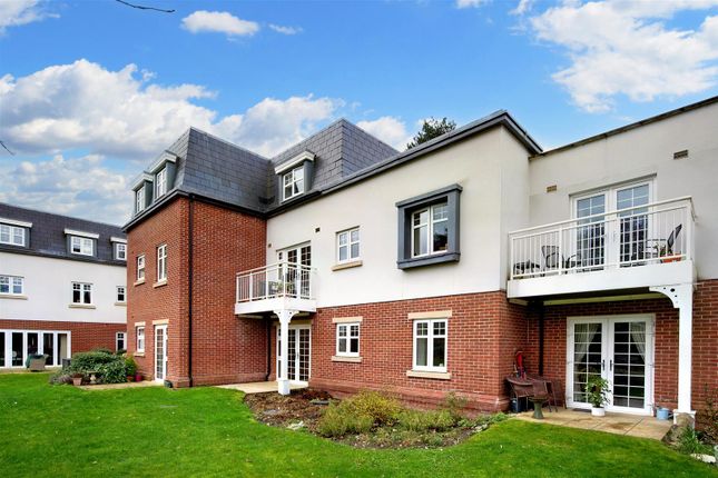 Thumbnail Flat for sale in Blossomfield Road, Solihull