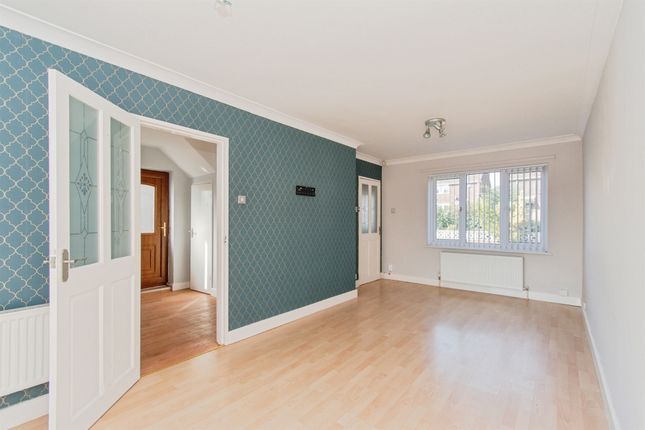 79, Woodside, Castleford photo 3