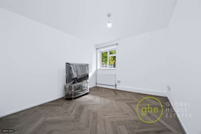 4 Mitcham House, Crawford road, Denmark Hill photo 5