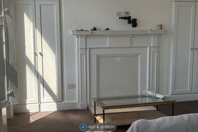 Flat, Albion Street, Hull photo 4
