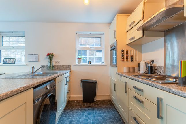 16 Westfield Gardens, Newport photo 3