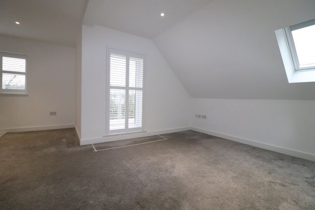Flat to rent in 9-11 Priory Avenue, High Wycombe