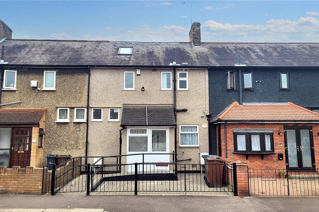 Thumbnail Terraced house to rent in Bennetts Castle Lane, Dagenham