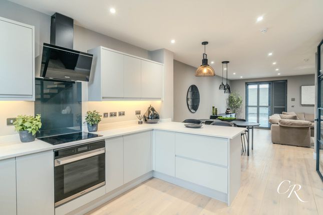 32 Carlton Street, Cheltenham photo 3
