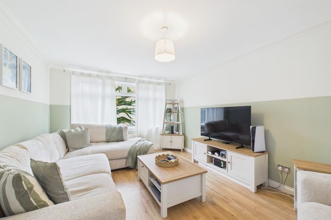 19, Tarbolton, East Kilbride photo 2