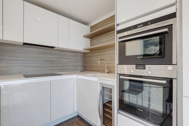 79 Aurora Apartments 10, Buckhold Road, London photo 4