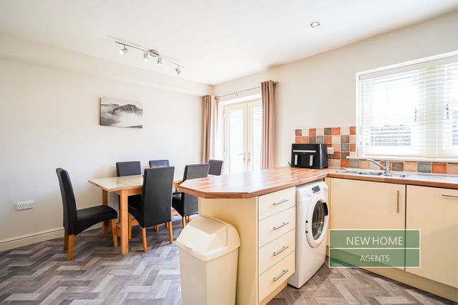6, Weavers Court, Bradford photo 5