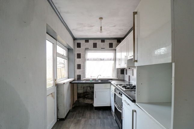 98, Falkland Avenue, Blackpool photo 4