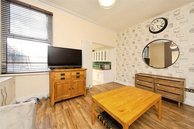 17, Jubilee Drive, Merseyside photo 4
