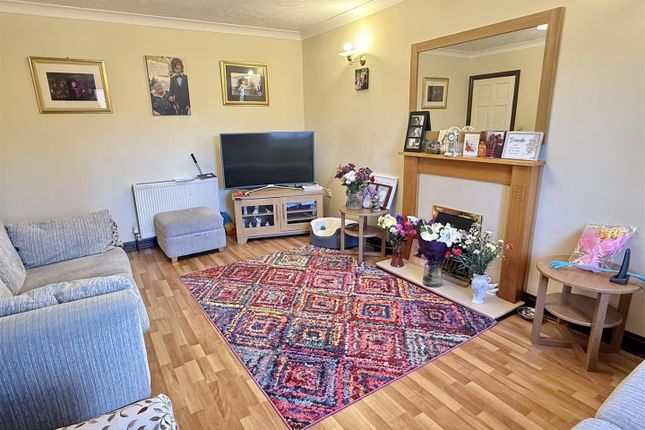 38, Parc Newydd, Llanelli photo 5
