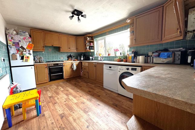 53, Glebe Road, Newent photo 2