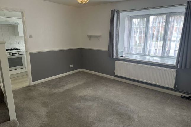 21, Spurcroft, Luton photo 2