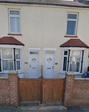 Thumbnail Terraced house to rent in London Road, Thurrock, Grays