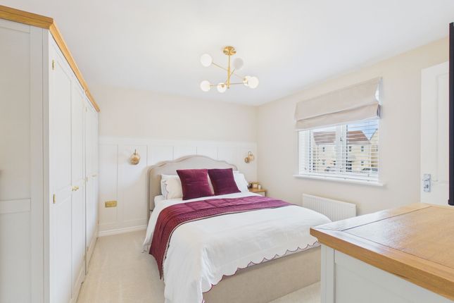 7 Sunningdale Drive, Milford Haven photo 3