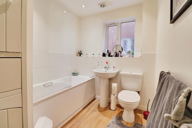 30, Archers Walk, Stoke-On-Trent photo 2