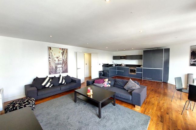 Flat to rent in The Curve, St Marys Road, London