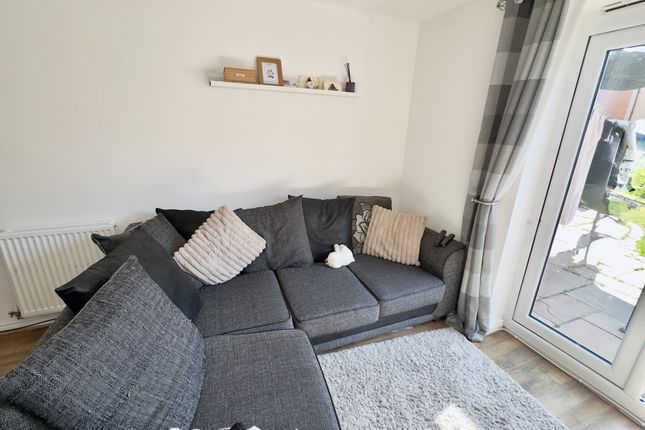 26, Bourne Morton Drive, Ingleby Barwick photo 2