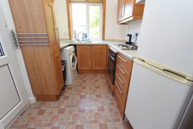Terraced house to rent in Collin Street, Beeston