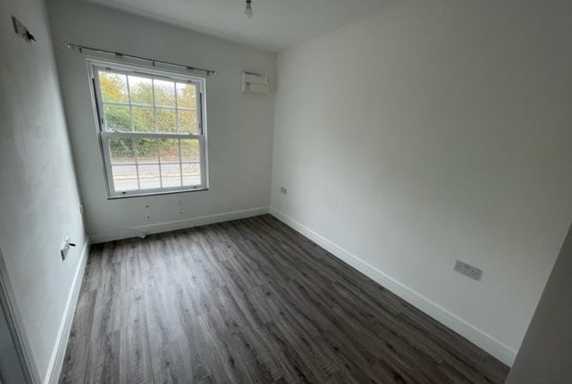38 Coton Road, Nuneaton photo 3