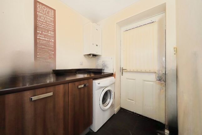 9, Uxbridge Close, Wolverhampton photo 3