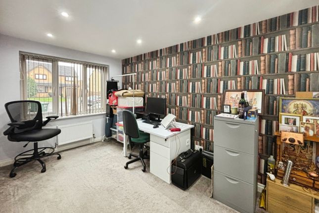 25, Hopefield Way, Bradford photo 4