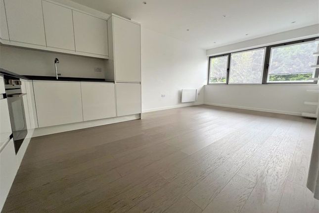 Thumbnail Flat to rent in Hubert Road, Brentwood