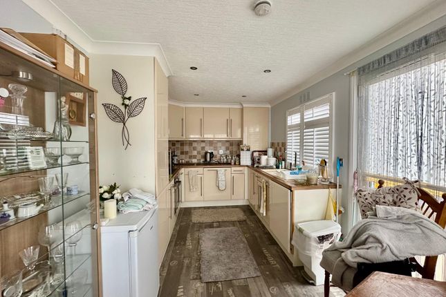 14 The Sycamores, Woodbine Close, Waltham Abbey photo 3