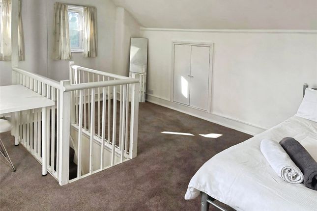 Room 6, 14, Brougham Road, London photo 3
