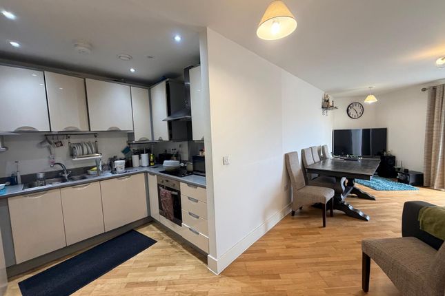 Flat 41, Featherstone court, Featherstone Road, Southall photo 5