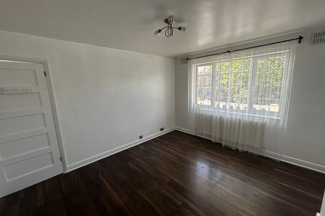 Princes Drive, Harrow photo 3