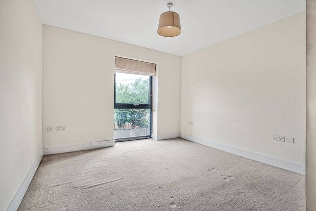 Flat 24, Westside Court, 71, Forty Avenue, Wembley photo 4