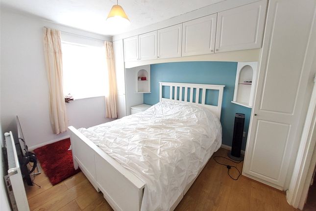 20, Brockleyside, Stanmore photo 5