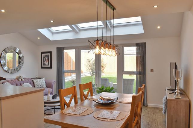 19, Crocus Close, Newark photo 2
