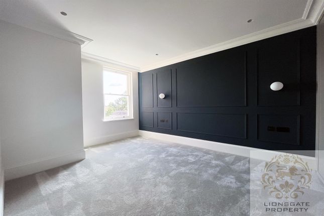 Flat 6, 9 Rosemont Road, London photo 3