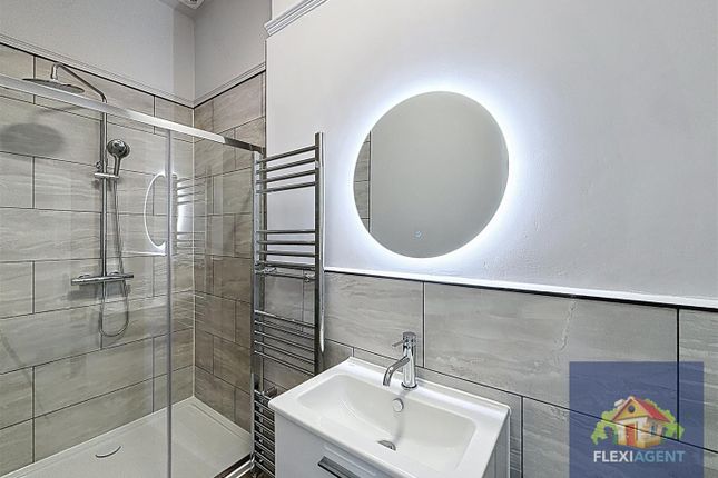 Master Ensuite