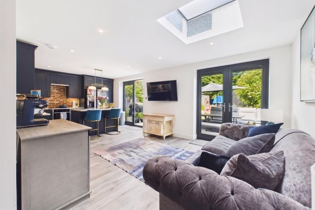 34, Greencroft Avenue, Ruislip photo 3