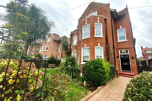 Thumbnail Studio to rent in Helena Court, Southsea