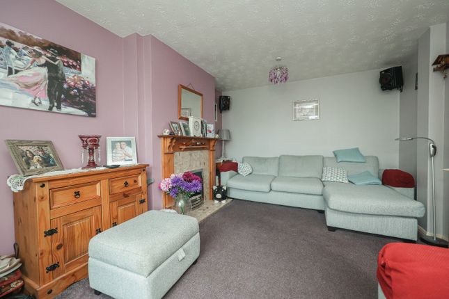 45 Renfrew Road, Lincoln, Lincolnshire photo 2