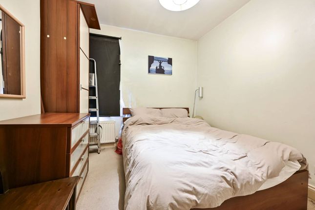 Flat for sale in Musard Road, Barons Court, London