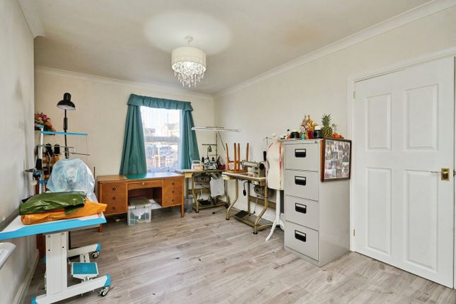 68, Avenue Road, Sandown photo 4