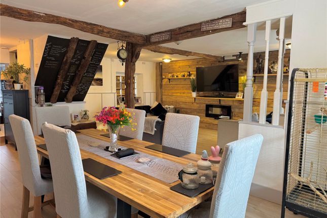 32, Stone Street, Carmarthenshire photo 4