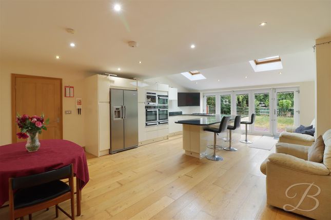 2, Bourne Mill Close, Chesterfield photo 4