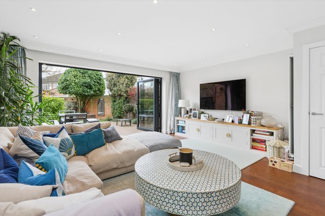 39, Princes Road, Weybridge photo 2