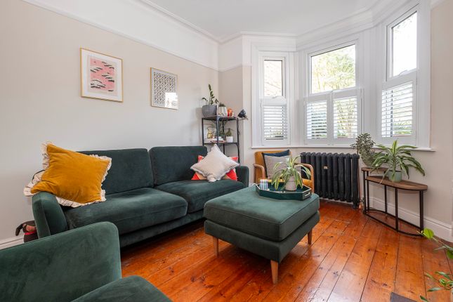 31, Rowlls Road, Kingston Upon Thames photo 2