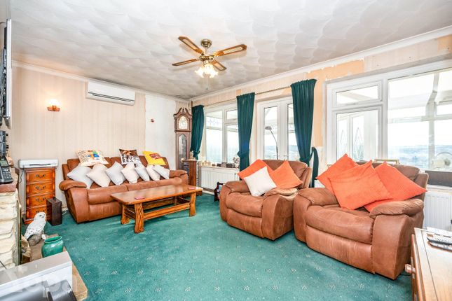 73, Mounts Road, Greenhithe photo 3