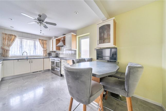 11, Salmon Drive, Eastleigh photo 3